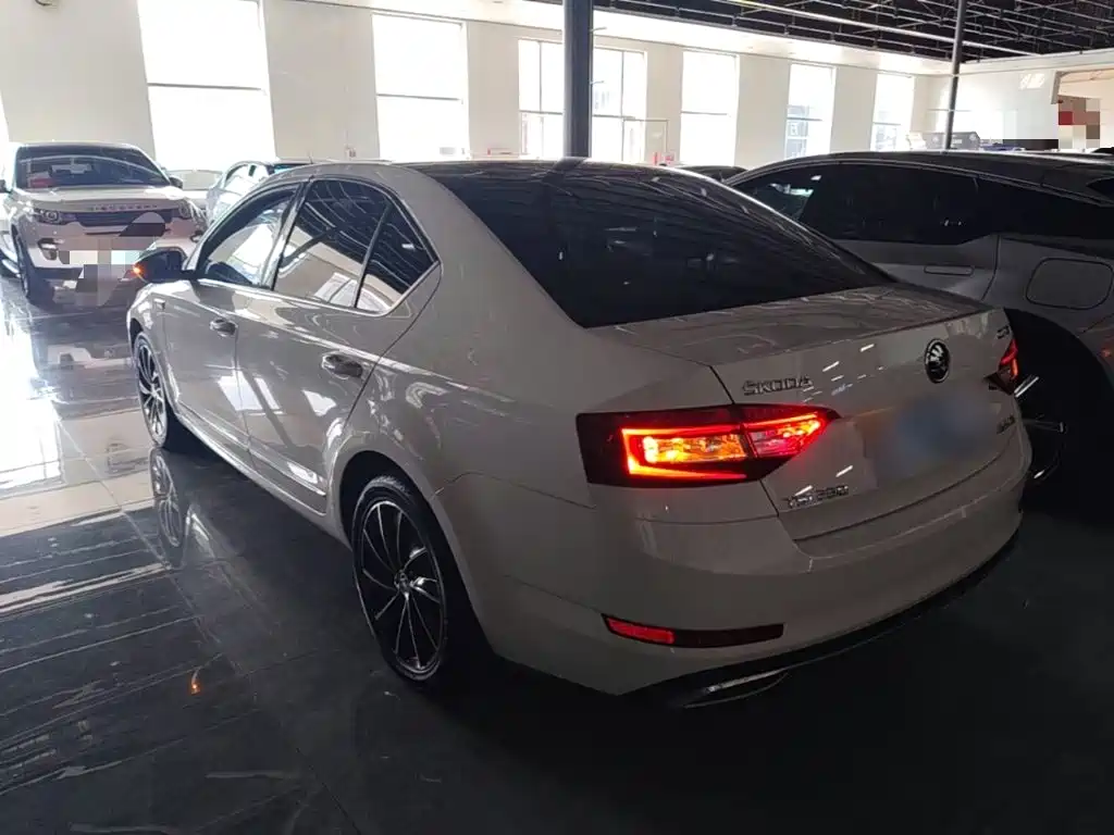 Skoda Octavia — миниатюра 5