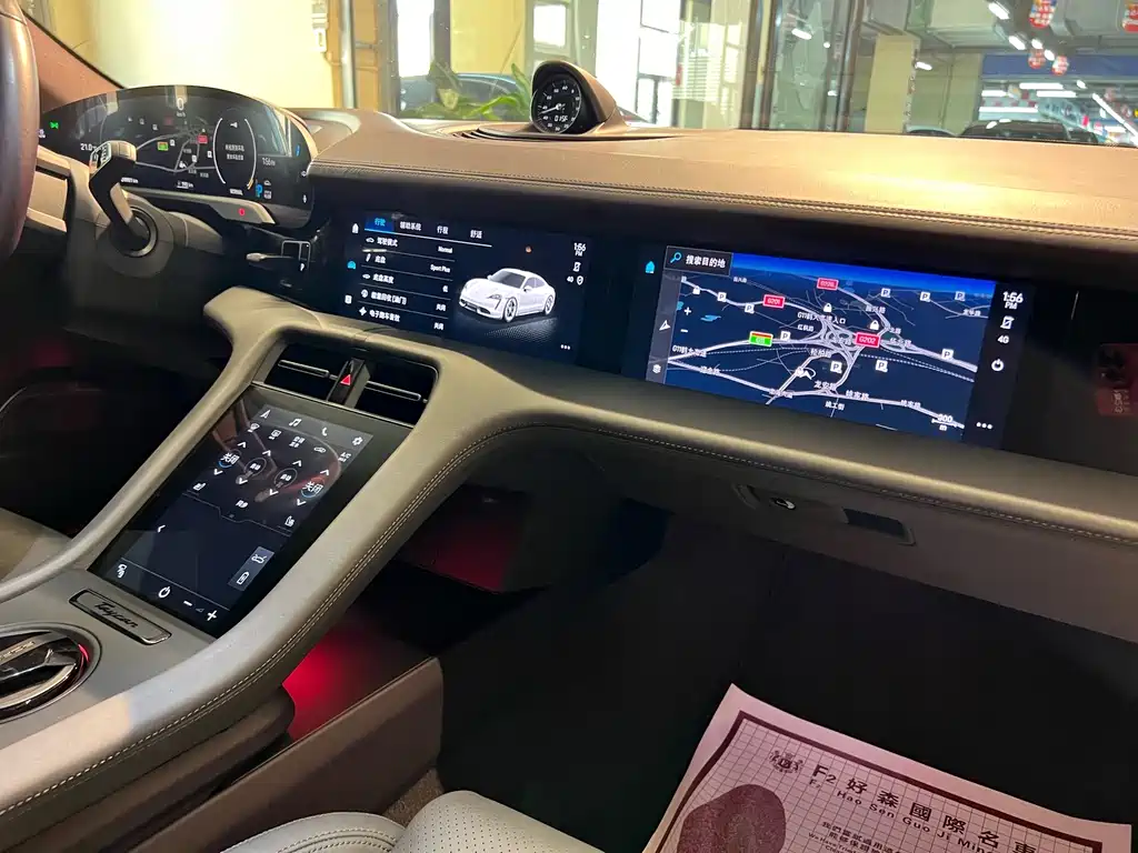 Porsche Taycan — миниатюра 27