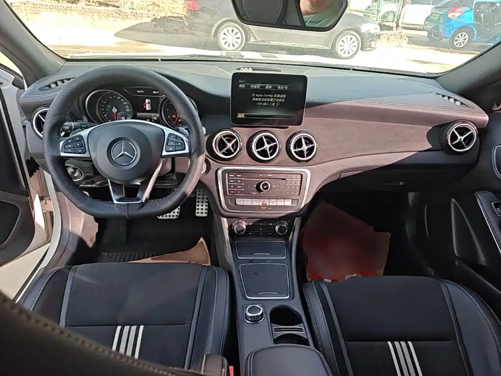 Mercedes-Benz GLA — миниатюра 10