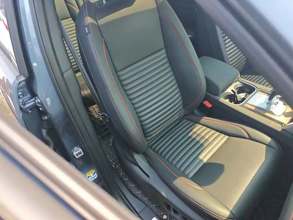 Land Rover Discovery Sport — миниатюра 25