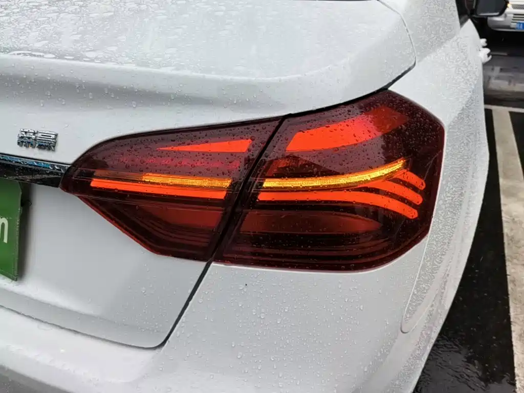 Geely Emgrand — миниатюра 8