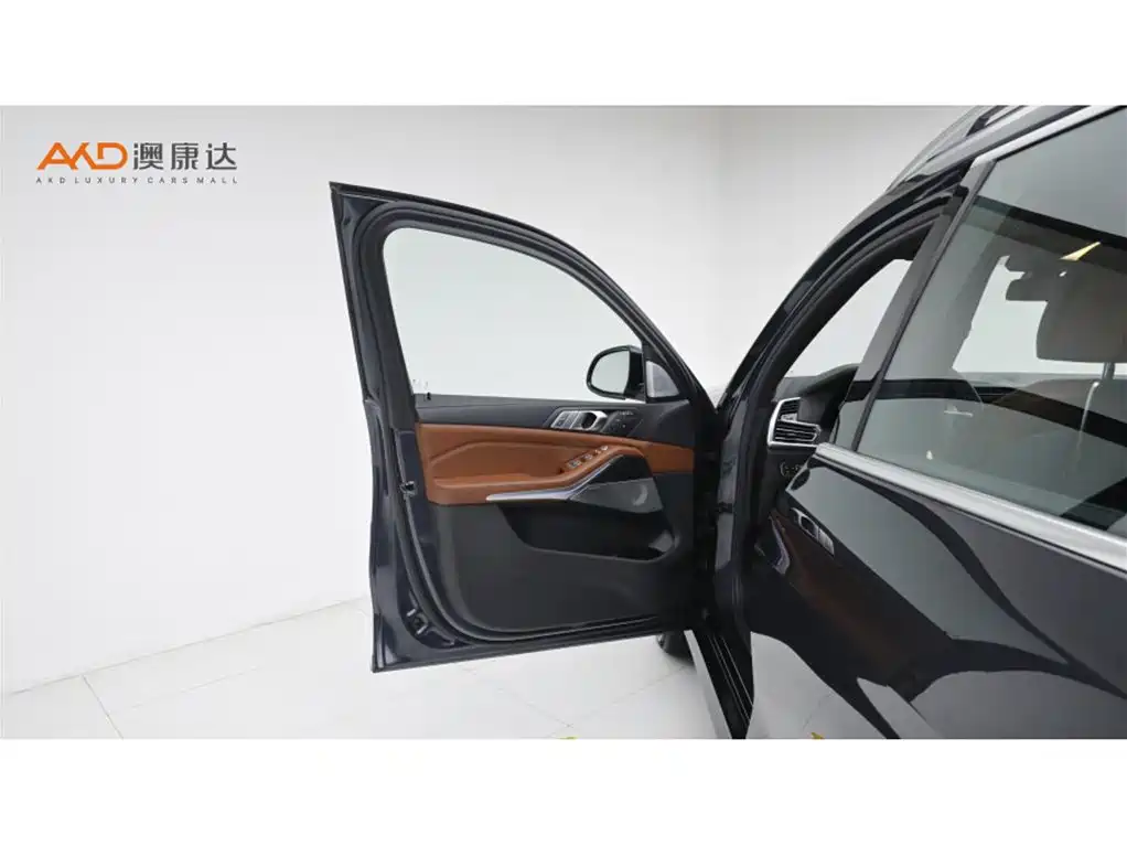 BMW X7 — миниатюра 11