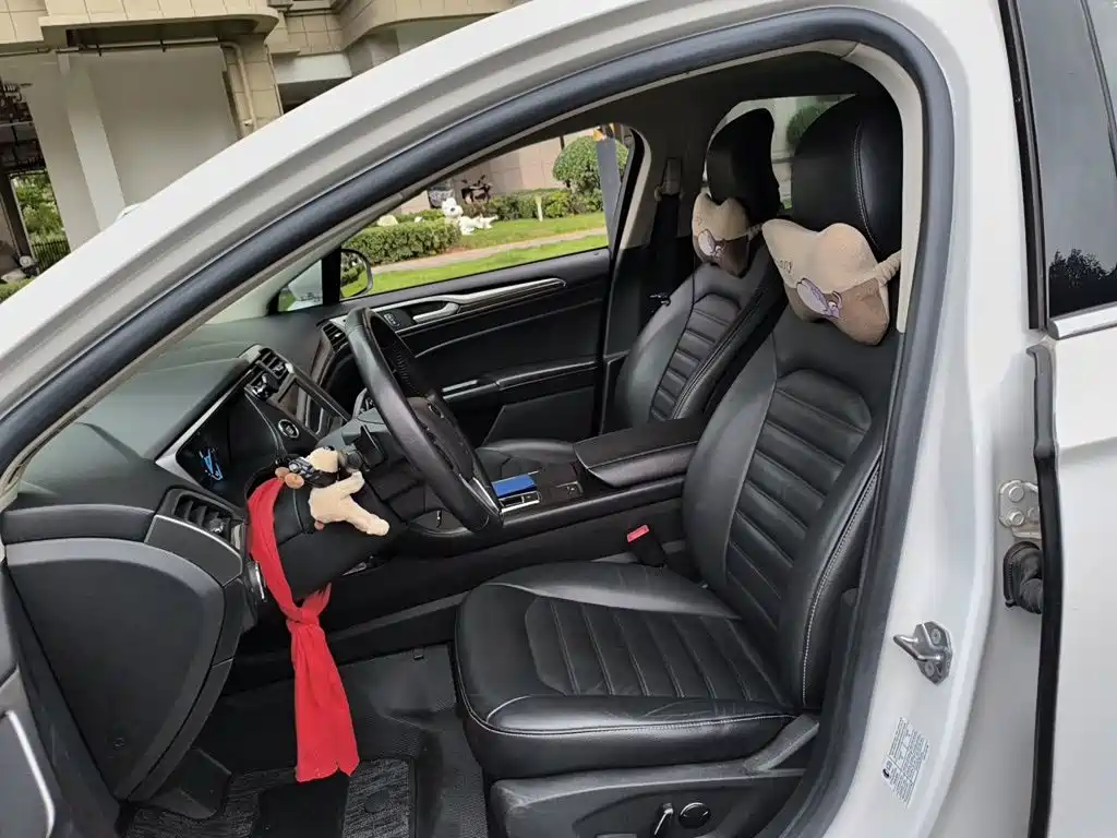 Ford Mondeo — миниатюра 11