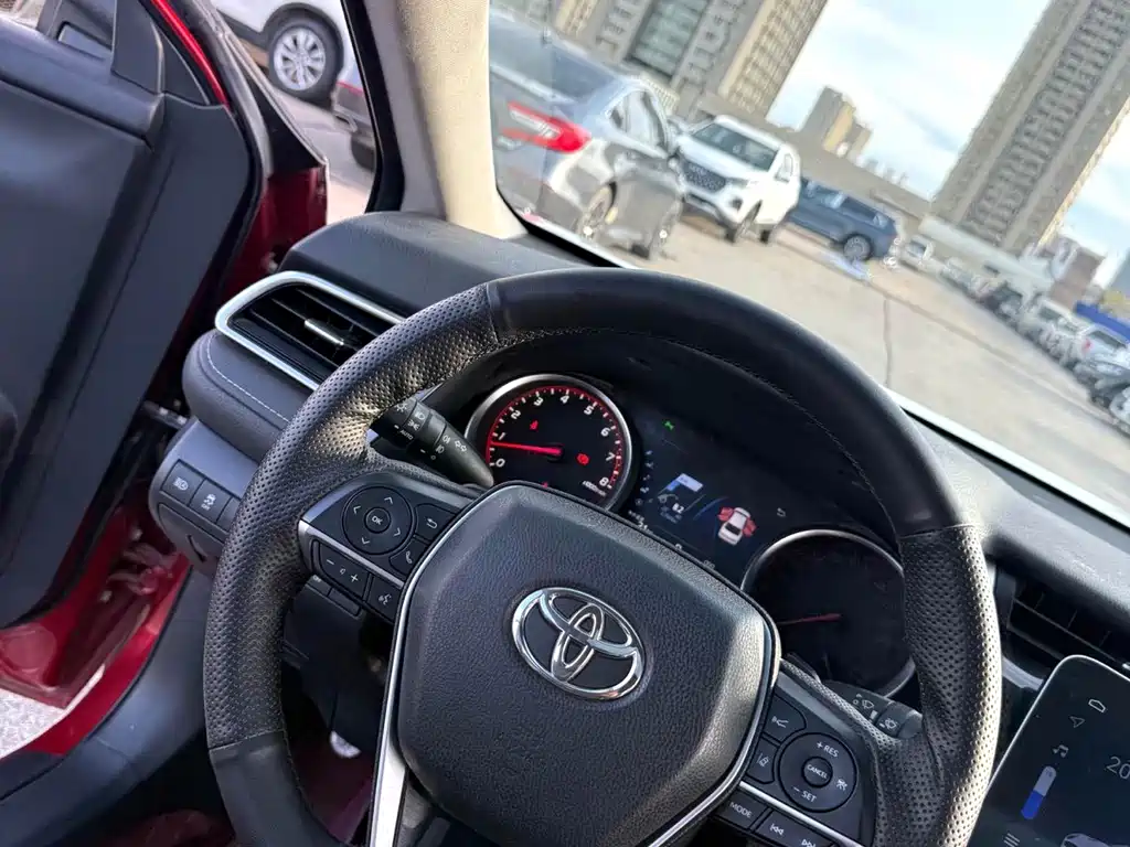 Toyota Camry — миниатюра 7