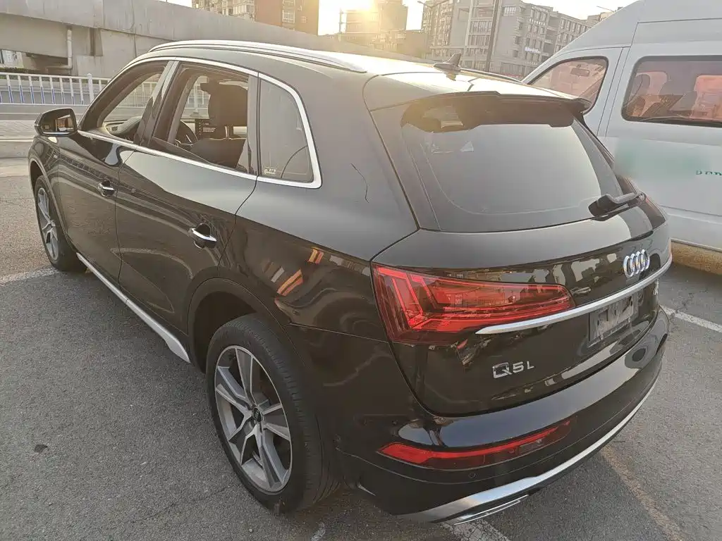 Audi Q5L — миниатюра 23