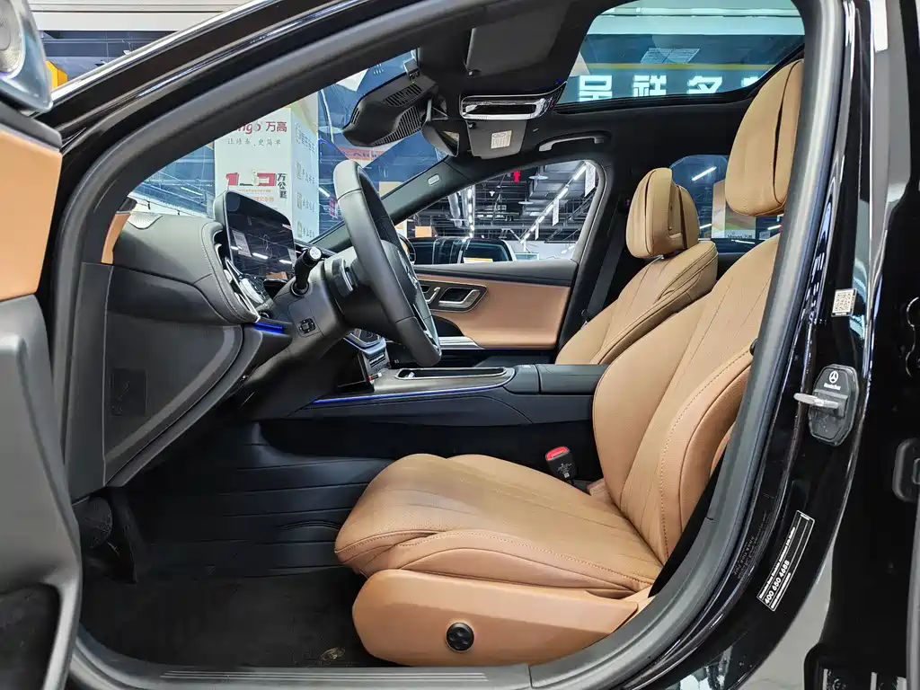 Mercedes-Benz E-Class — миниатюра 4