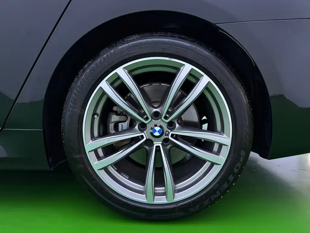 BMW 7 Series — миниатюра 34
