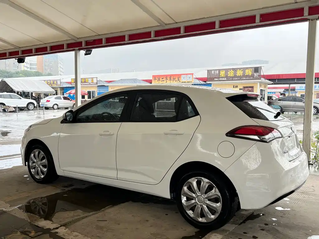 MG MG5 — миниатюра 11