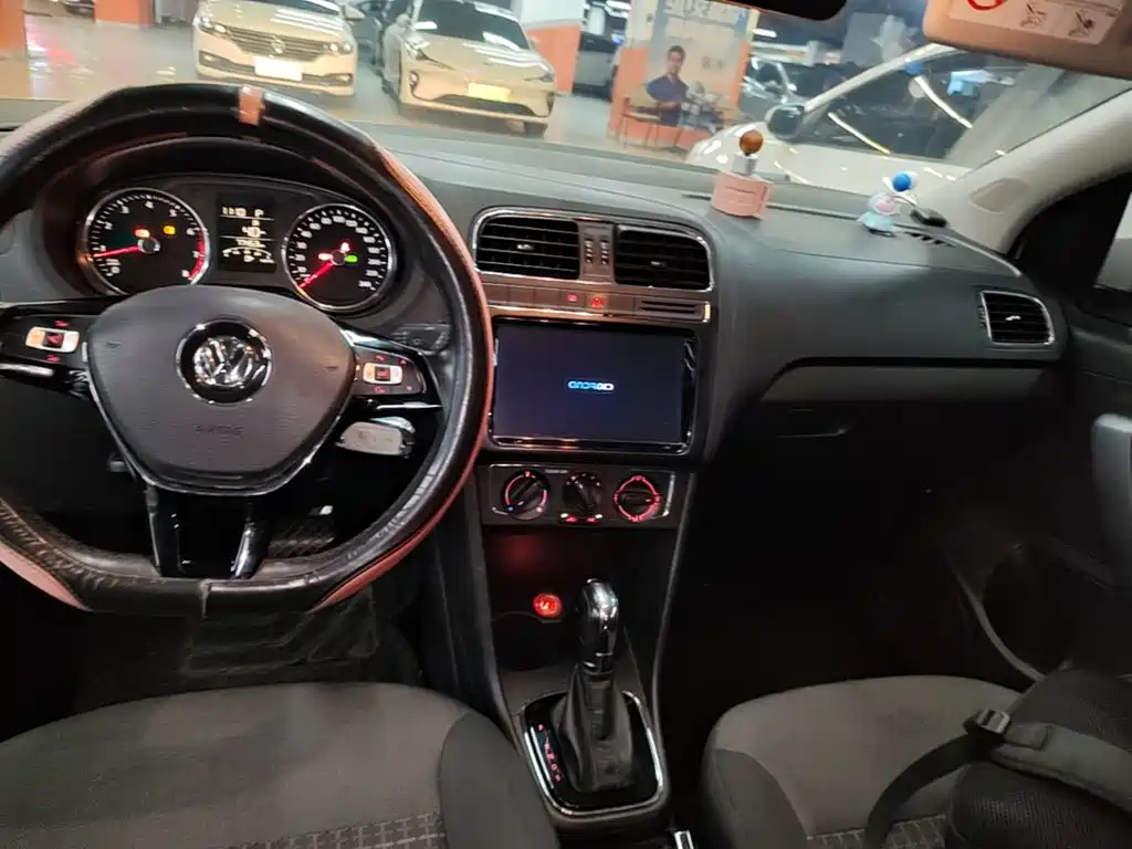 Volkswagen Polo — миниатюра 13