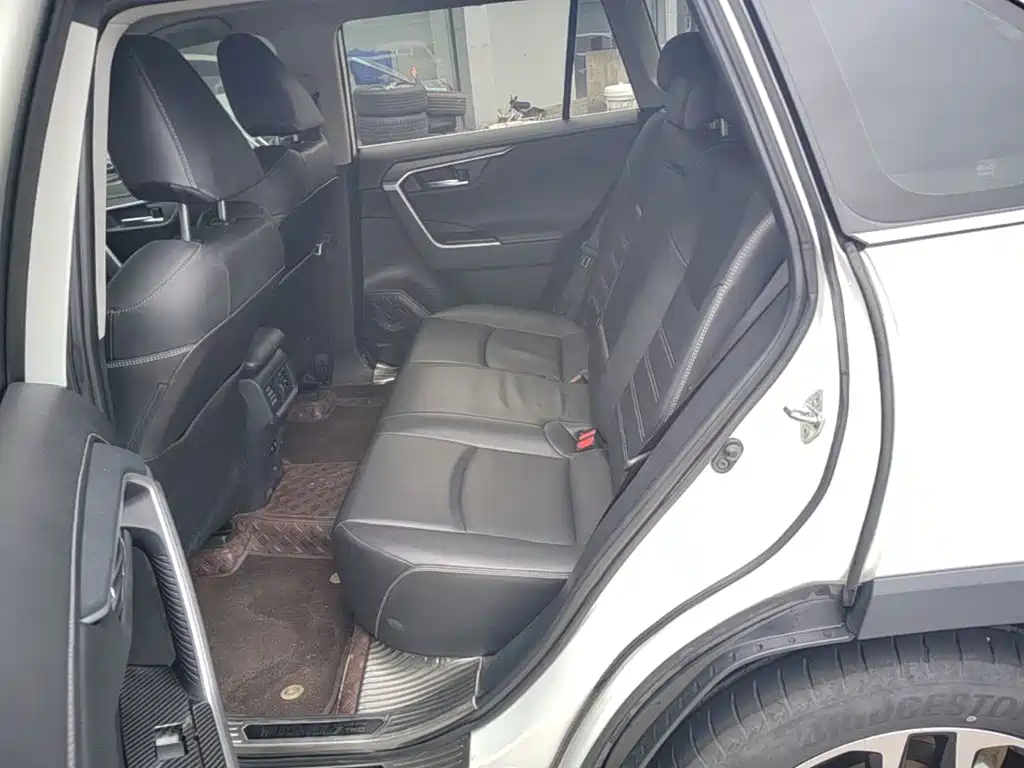 Toyota RAV4 — миниатюра 17
