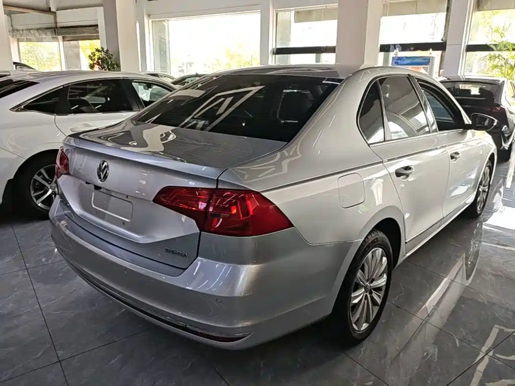 Volkswagen Bora — миниатюра 7