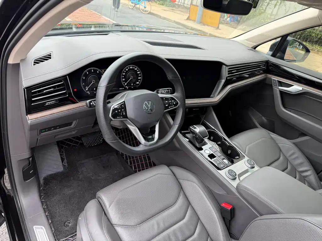 Volkswagen Touareg — миниатюра 8