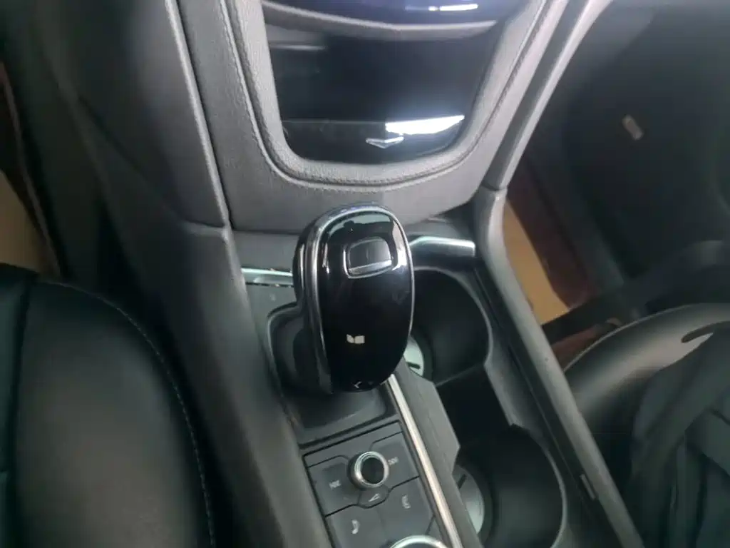 Cadillac XT6 — миниатюра 14