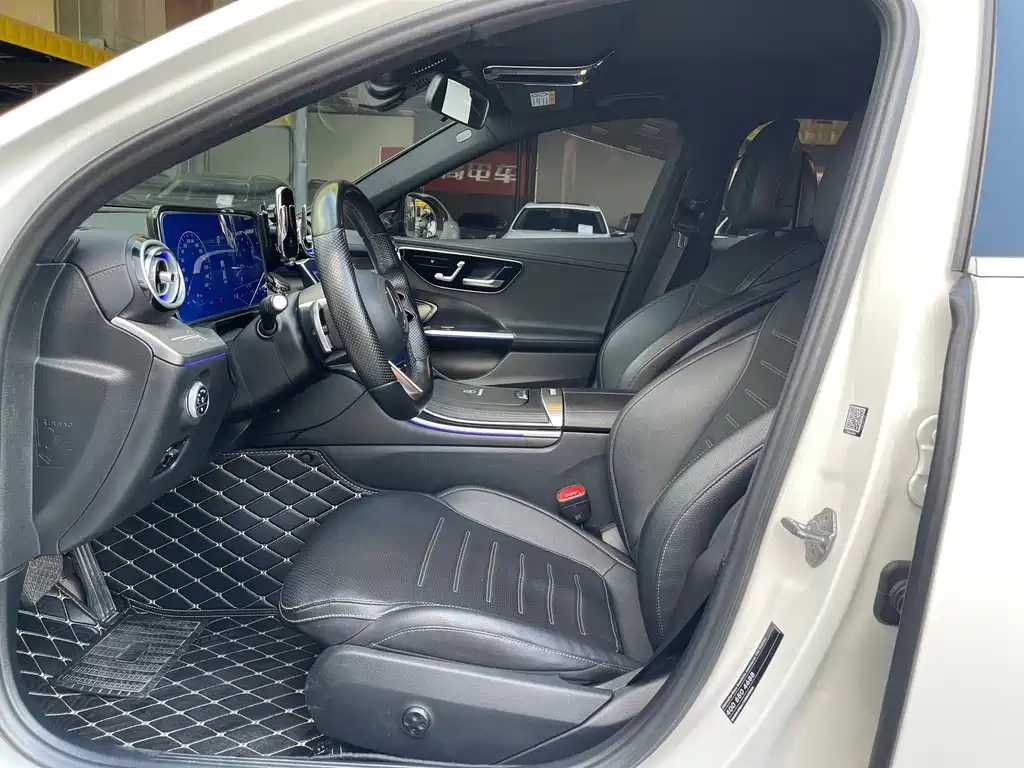 Mercedes-Benz C-Class — миниатюра 7