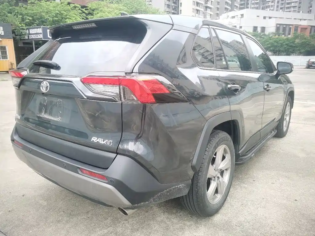Toyota RAV4 — миниатюра 4