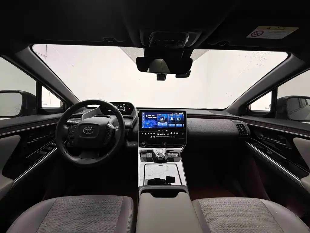 Toyota bZ4X — миниатюра 5