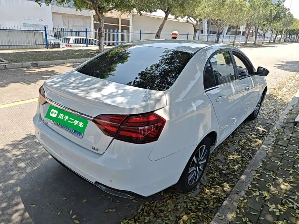 Geely Emgrand — миниатюра 7