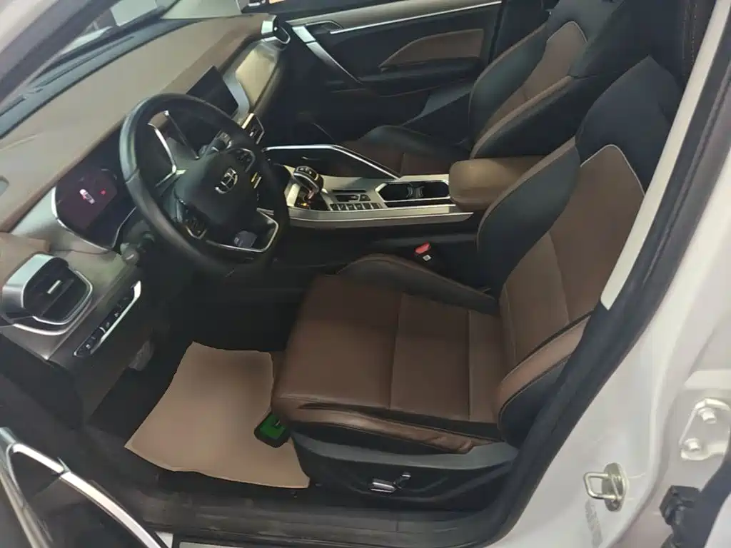 Geely Binyue — миниатюра 15