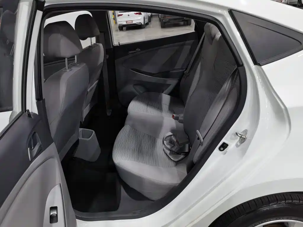 Hyundai Verna — миниатюра 15