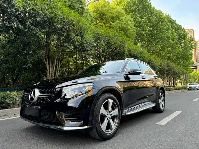 MERCEDES-BENZ GLC