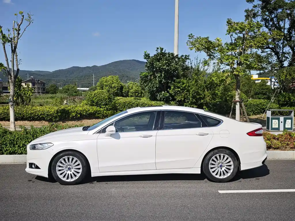 Ford Mondeo — миниатюра 3