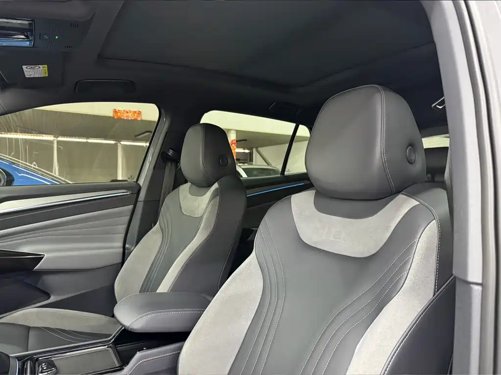 Tesla Model Y — миниатюра 14