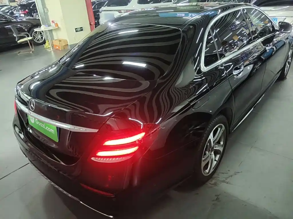 Mercedes-Benz E-Class — миниатюра 6