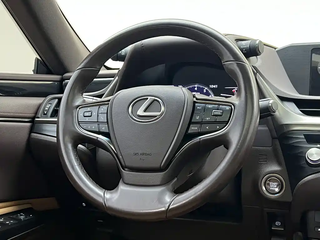 Lexus ES — миниатюра 12