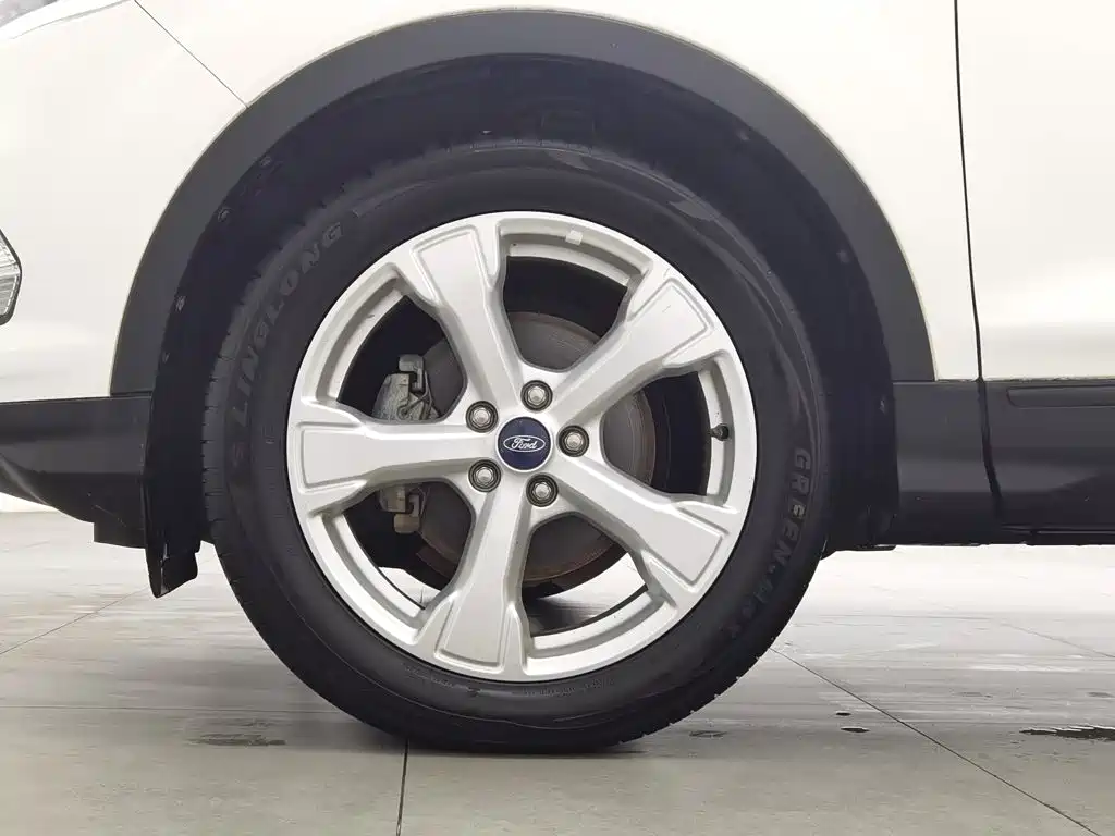 Ford Kuga — миниатюра 17