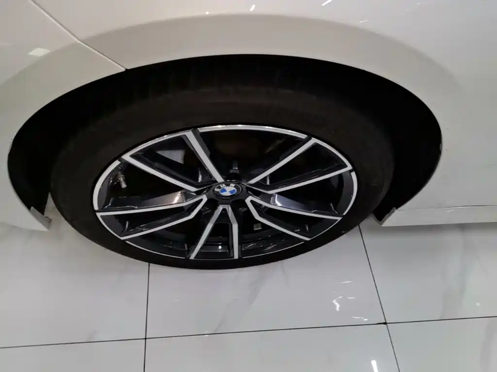 BMW 3 Series — миниатюра 23