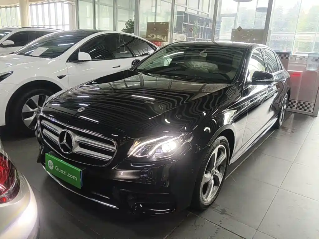 Mercedes-Benz E-Class — миниатюра 2