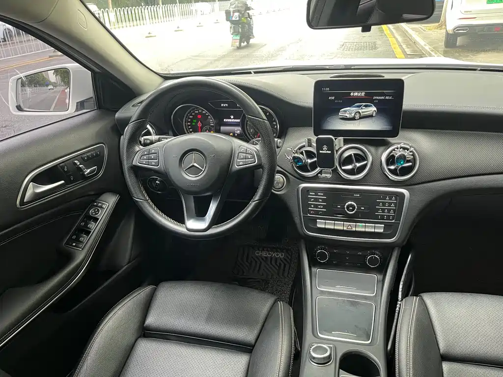 Mercedes-Benz GLA — миниатюра 10