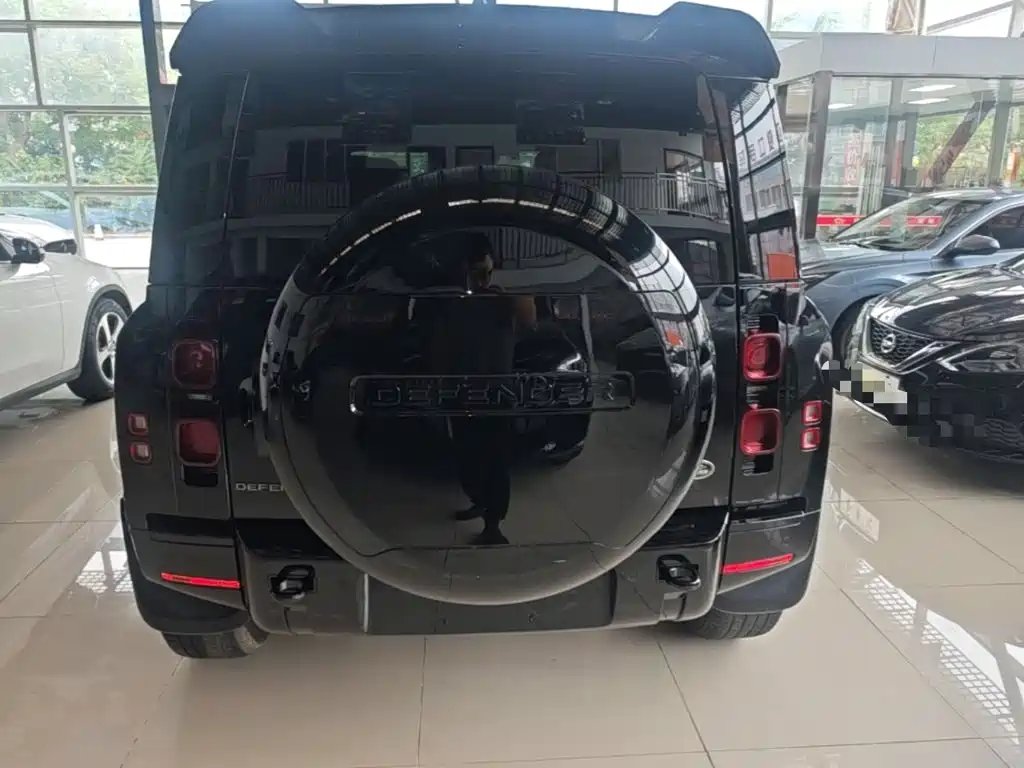 Land Rover Defender — миниатюра 6