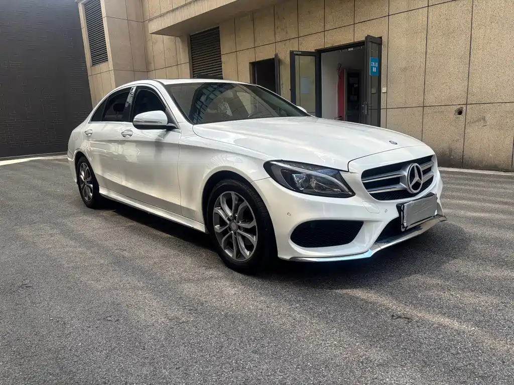 Mercedes-Benz C-Class — миниатюра 3