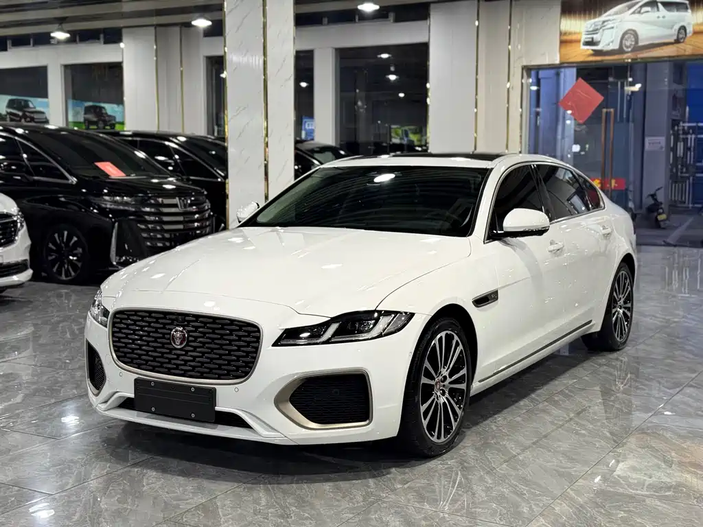 Jaguar XFL