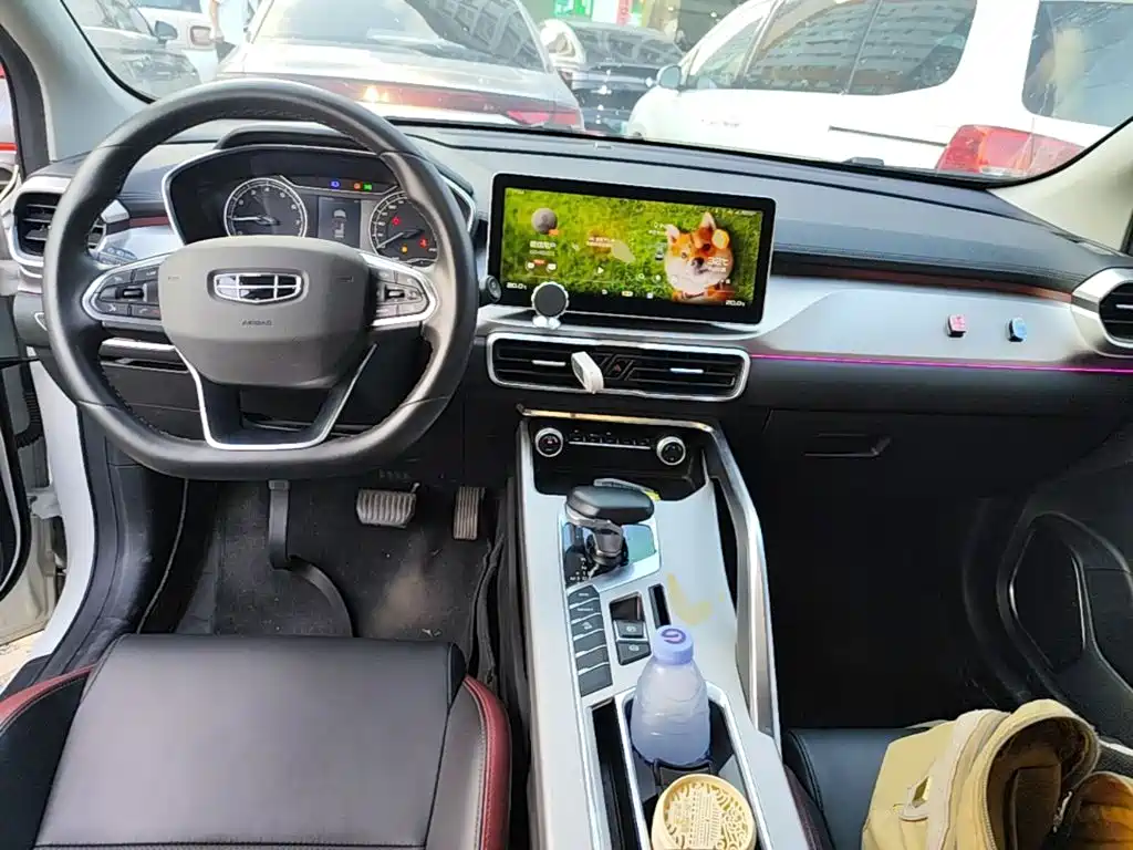 Geely Binyue — миниатюра 10