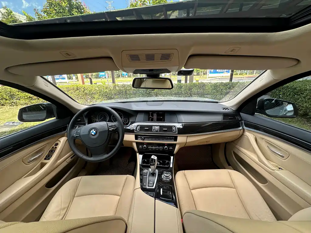 BMW 5 Series — миниатюра 14