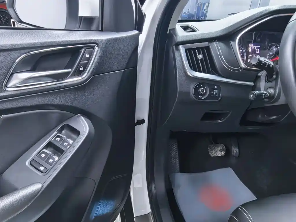 Roewe RX5 — миниатюра 14