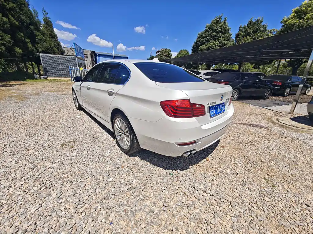 BMW 5 Series — миниатюра 4
