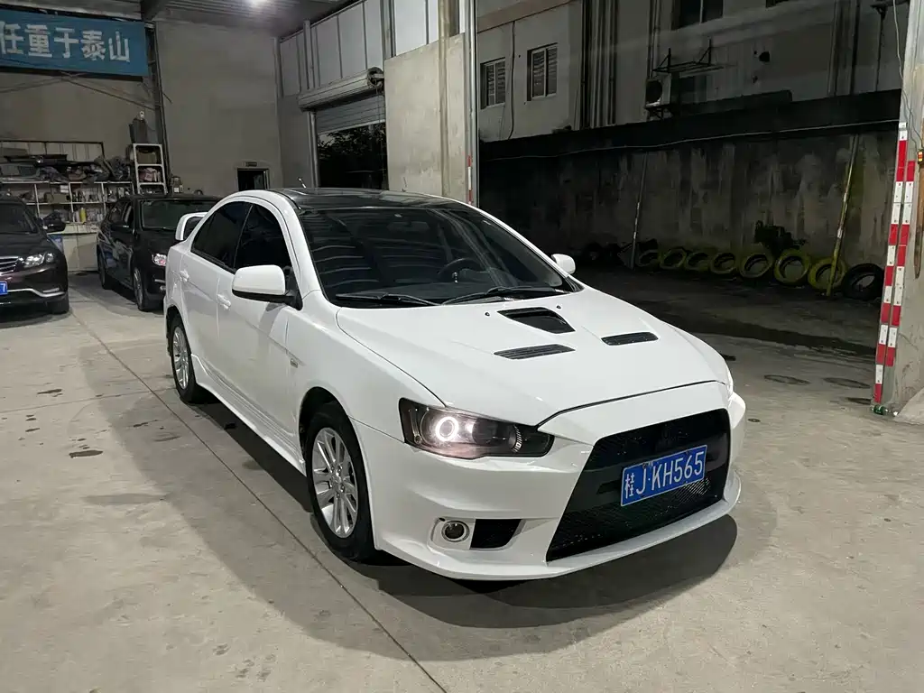 Mitsubishi Lancer EX 2012