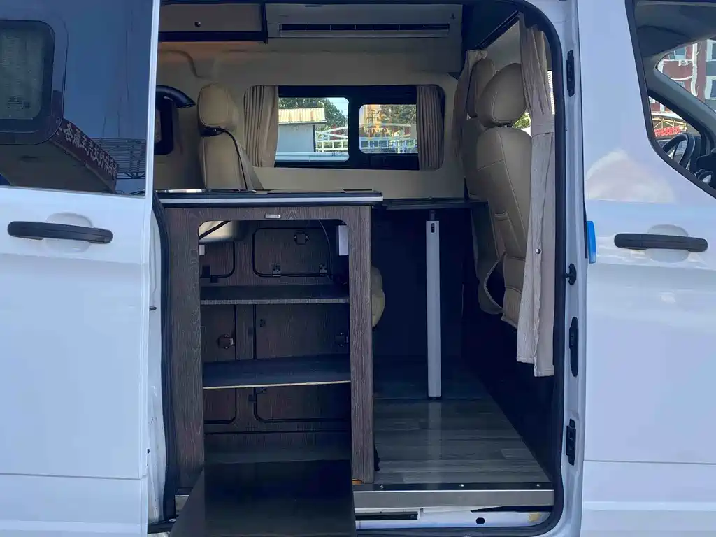 Ford Transit — миниатюра 6