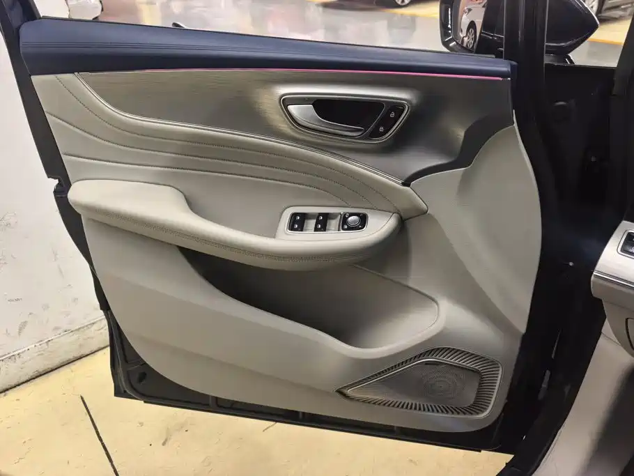 Roewe iMAX8 — миниатюра 7