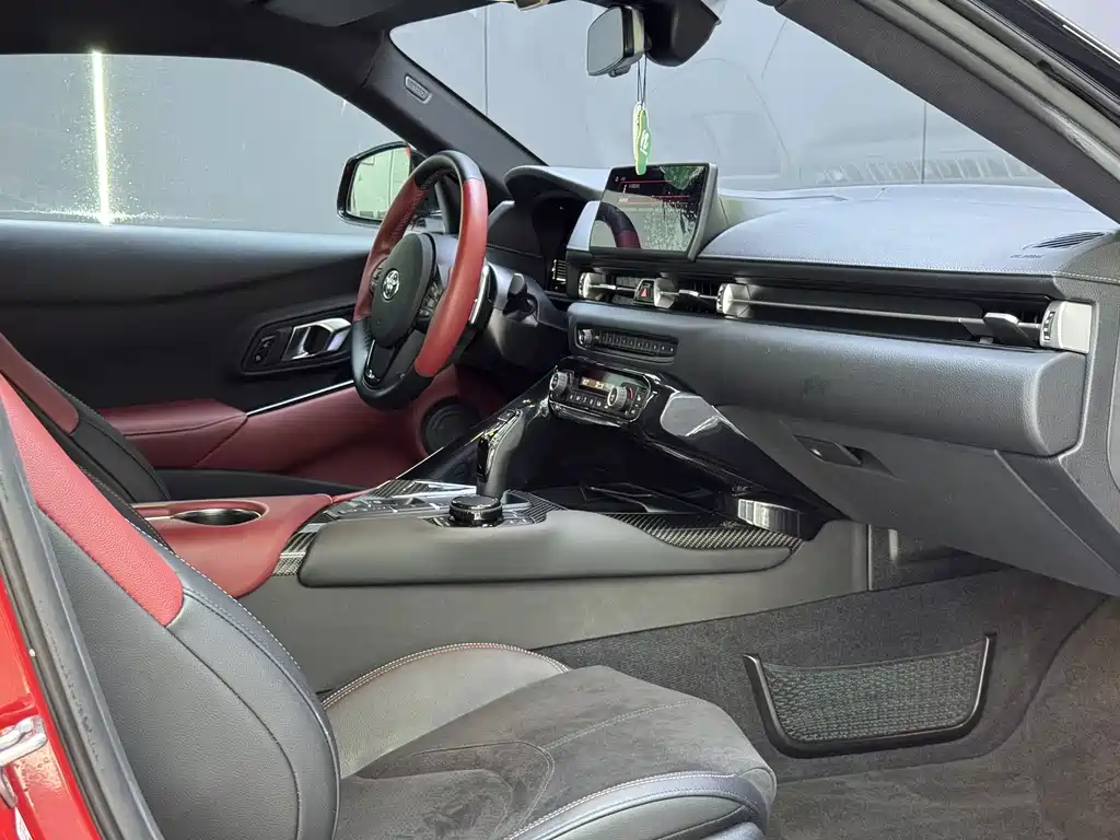 Toyota Supra — миниатюра 8