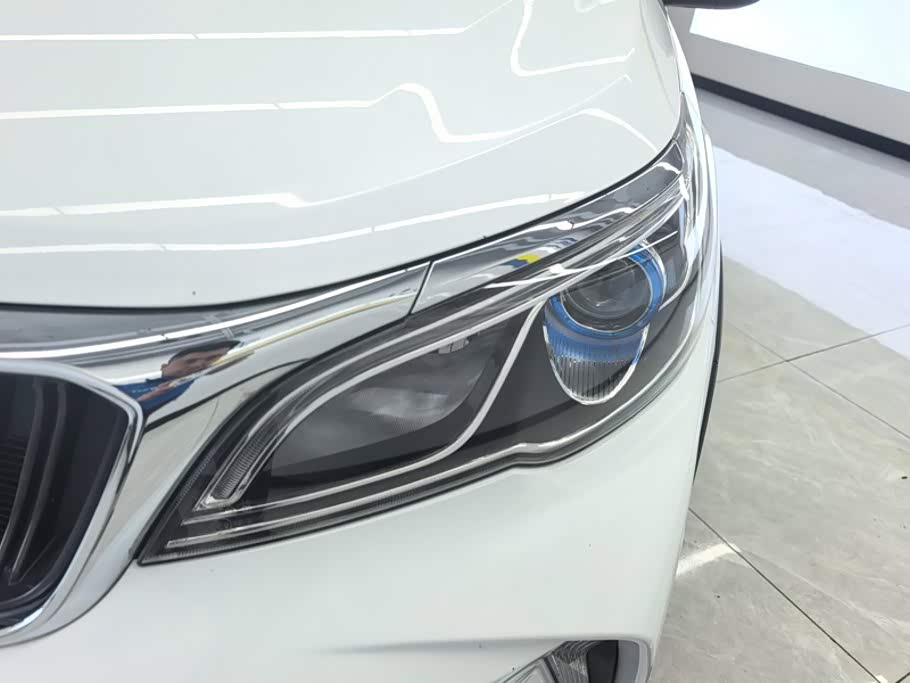 Geely Vision X3 1.5 л 2022 г. Белый, пробег 44500 км