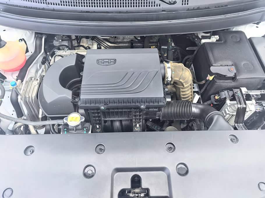 Geely Vision X3 1.5 л 2022 г. Белый, пробег 44500 км