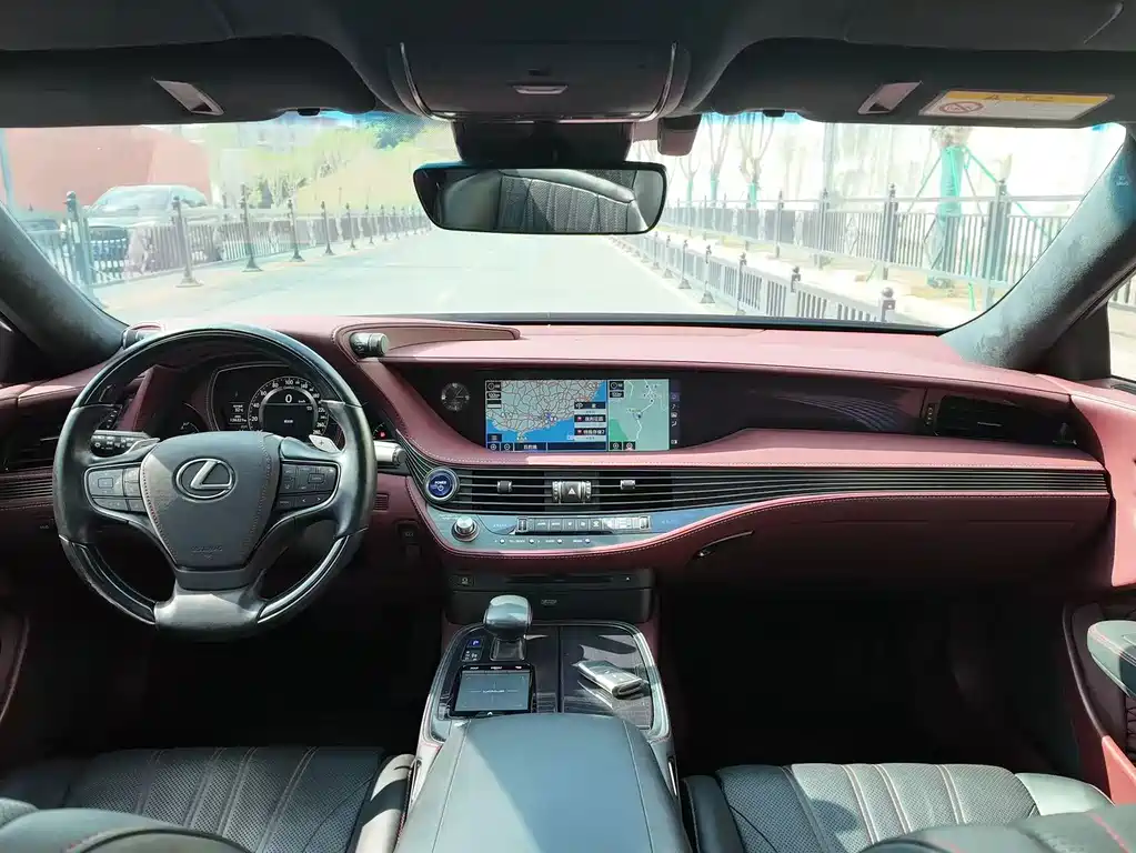 Lexus LS — миниатюра 10