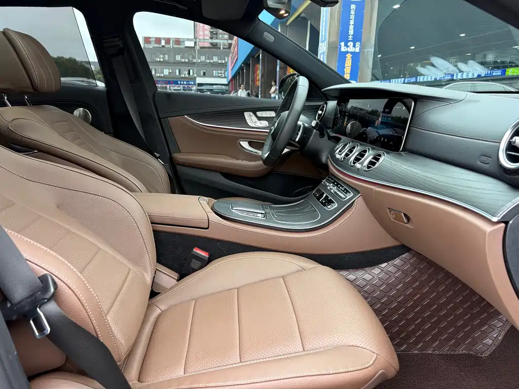 Mercedes-Benz E-Class — миниатюра 14