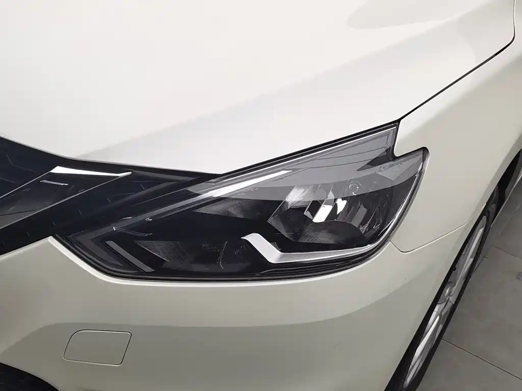 Nissan Sylphy — миниатюра 7
