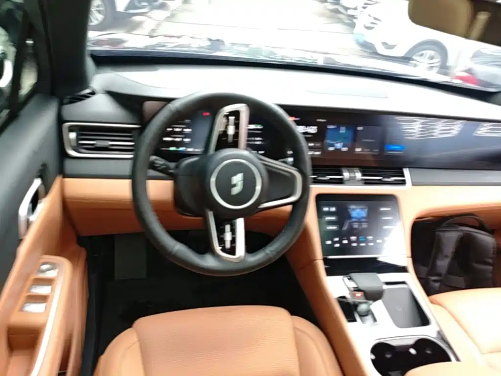 Li Auto Li ONE — миниатюра 11