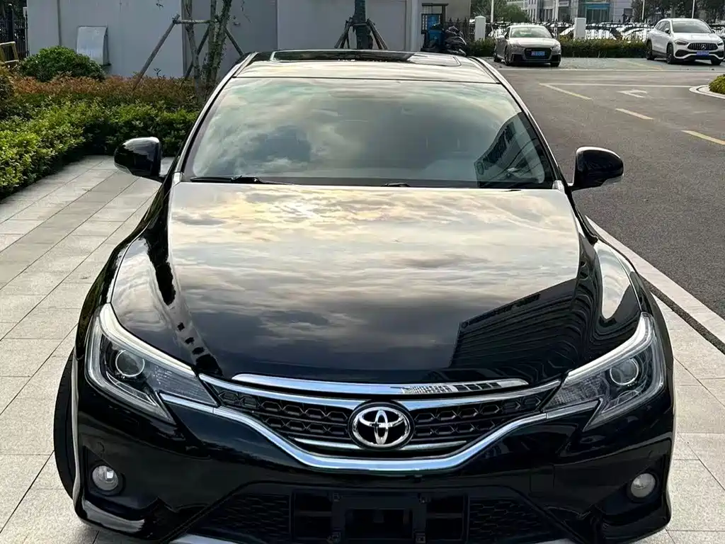 Toyota Reiz — миниатюра 3